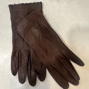 Elegant vintage  Brown Leather Gloves for Women